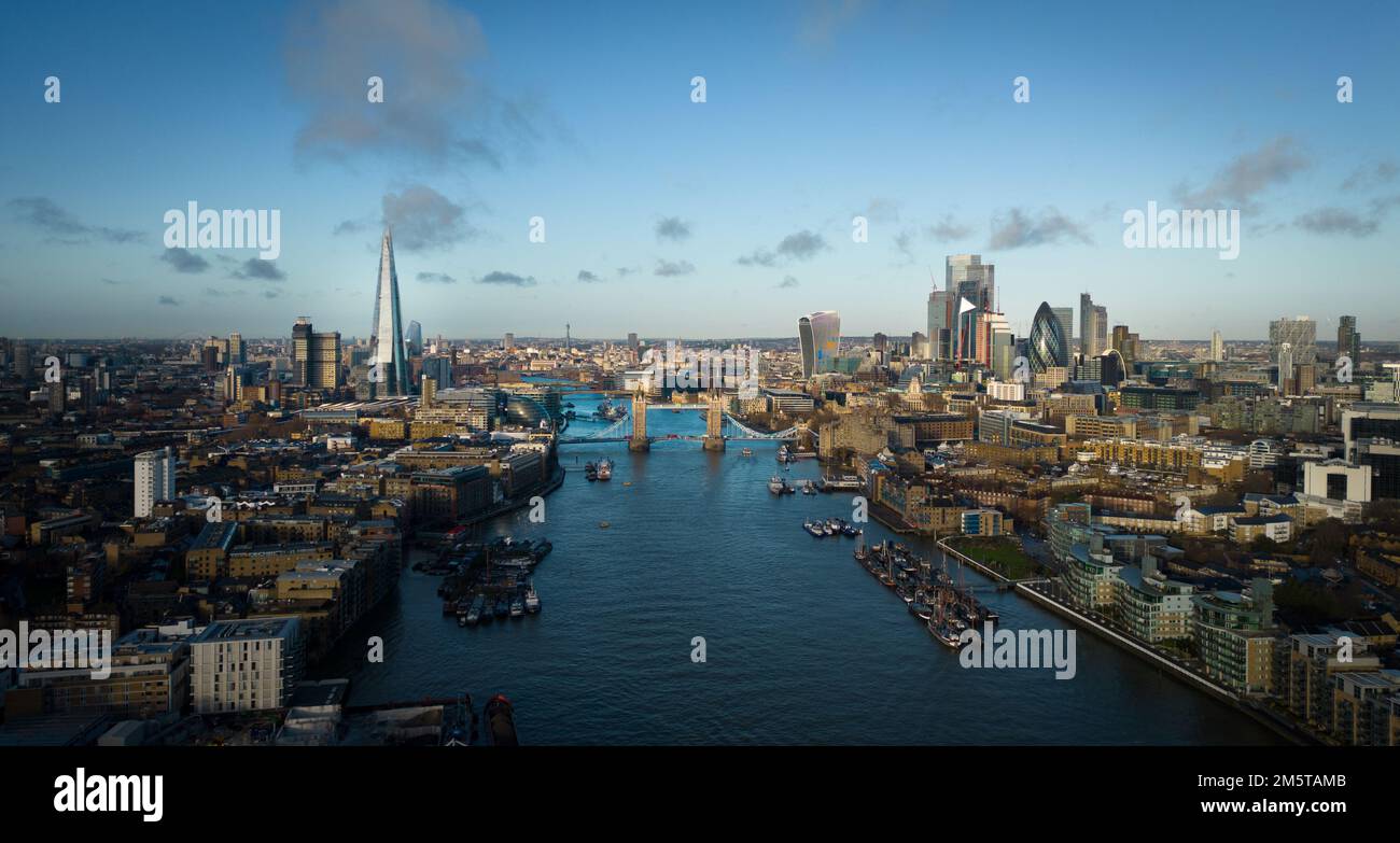 Panoramablick über die Stadt London mit Tower Bridge und Themse Stockfoto