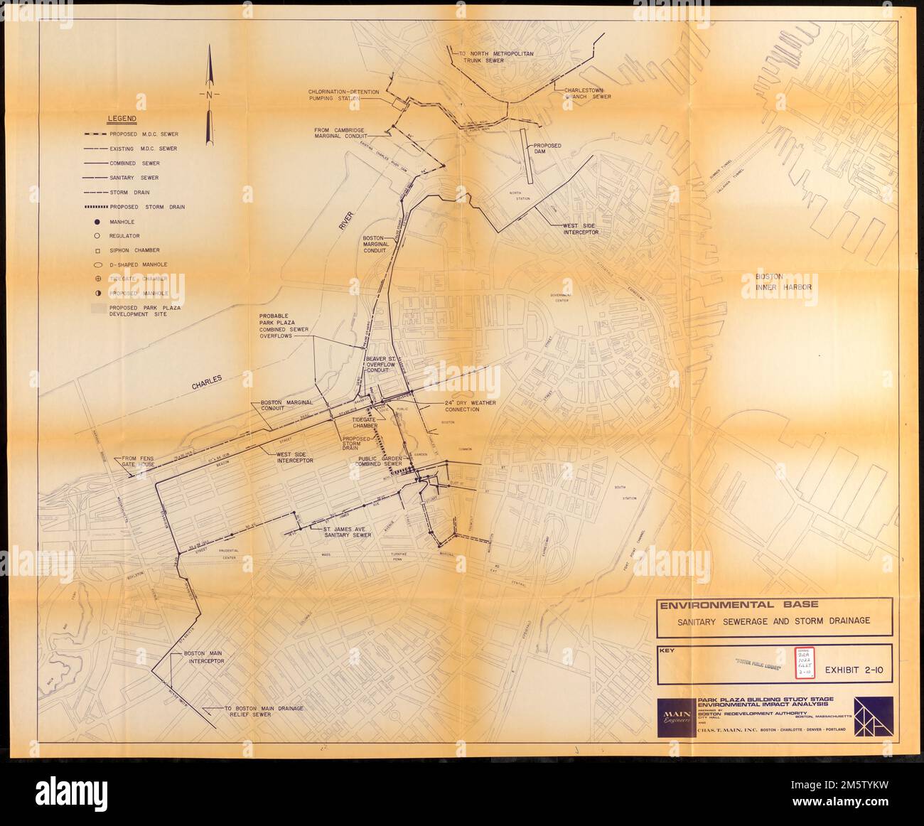 Park-Plaza-Gebäude-Studie Phase Umweltverträglichkeitsprüfung : Umweltbasis : Sanitärabwasser und Sturmableitung. Zusammen mit einem Bericht über die Umweltverträglichkeit für das vorgeschlagene Park Plaza Development Project in der Innenstadt von Boston. Zeigt vorhandene und vorgeschlagene MDC-Abwasserkanäle, kombinierte Abwasserkanäle, Sanitärkanäle, Regenwasserabflüsse, vorgeschlagene Regenwasserabflüsse, Schacht, Regler, Siphonkammer, Druckkammer, vorgeschlagenes Schachtloch und vorgeschlagenes Park Plaza-Baugelände , Massachusetts, Suffolk, County, Boston Park Square Stockfoto