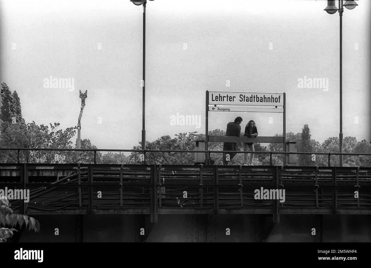 Deutschland, Berlin, 03. 06. 1994, Paar, Lehrter Stadtbahnhof Stockfoto