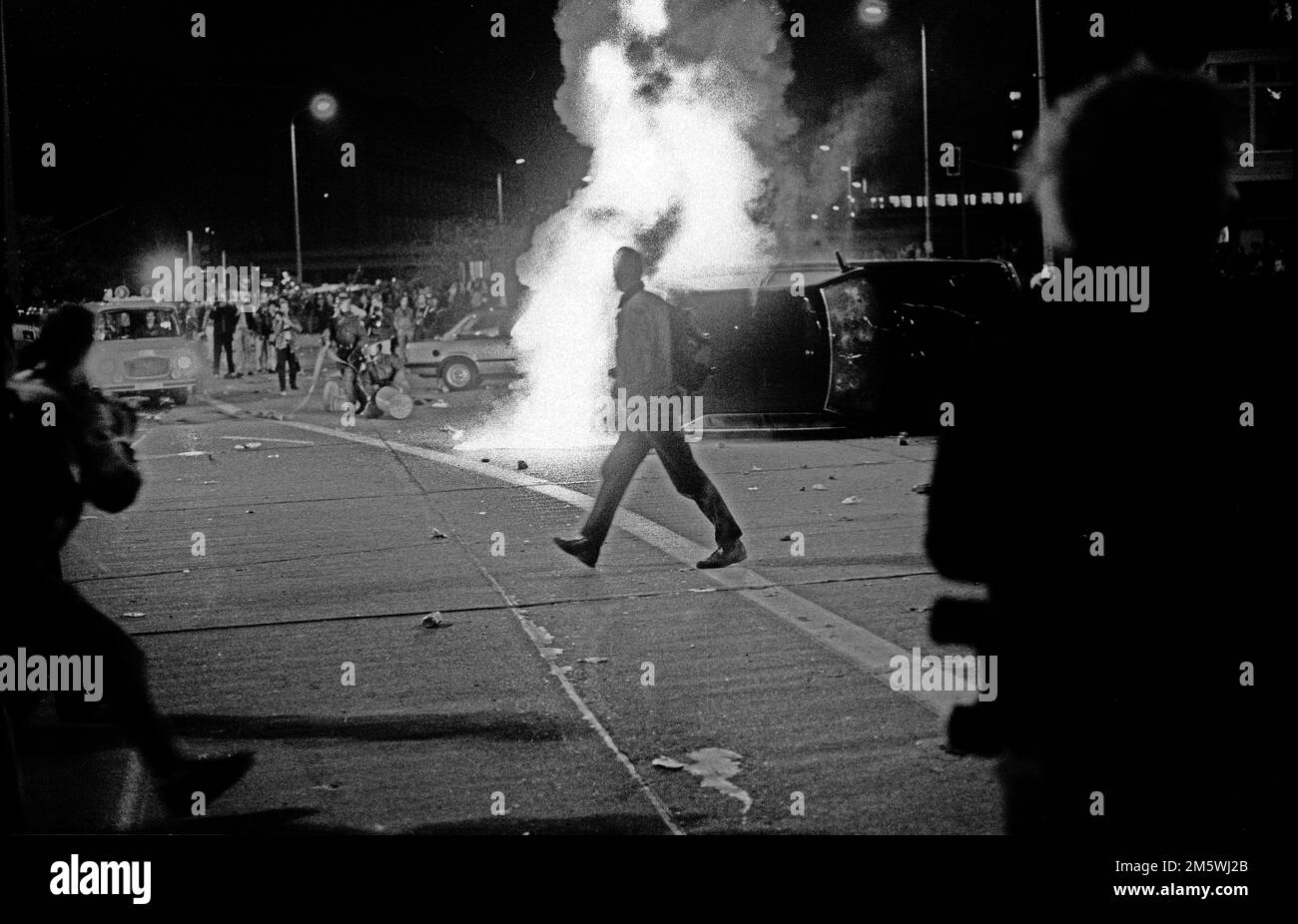 Deutschland, Berlin, 03. 10. 1990, Alexanderplatz, autonome Demonstration in Ostberlin anlässlich des Tages der Wiedervereinigung am 3. Oktober 1990 Stockfoto