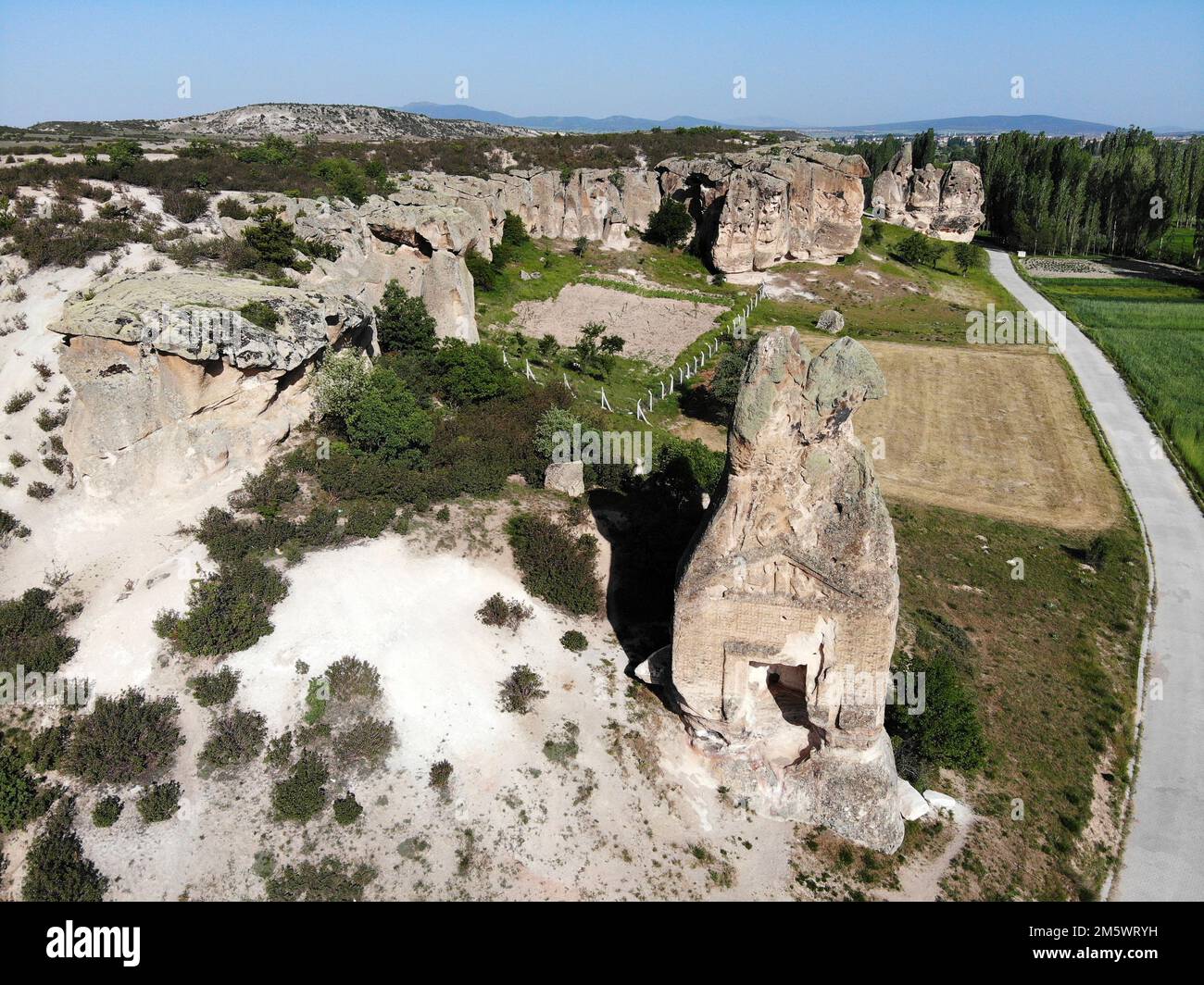 Der Aslankaya-Tempel in Afyonkarahisar soll im 7. Jahrhundert erbaut worden sein. Stockfoto