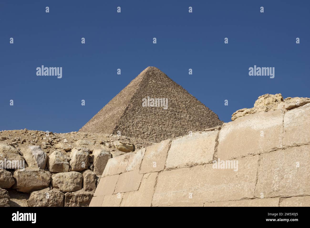 Pyramiden von Gizeh auf dem Gizeh-Plateau, Kairo, Ägypten Stockfoto
