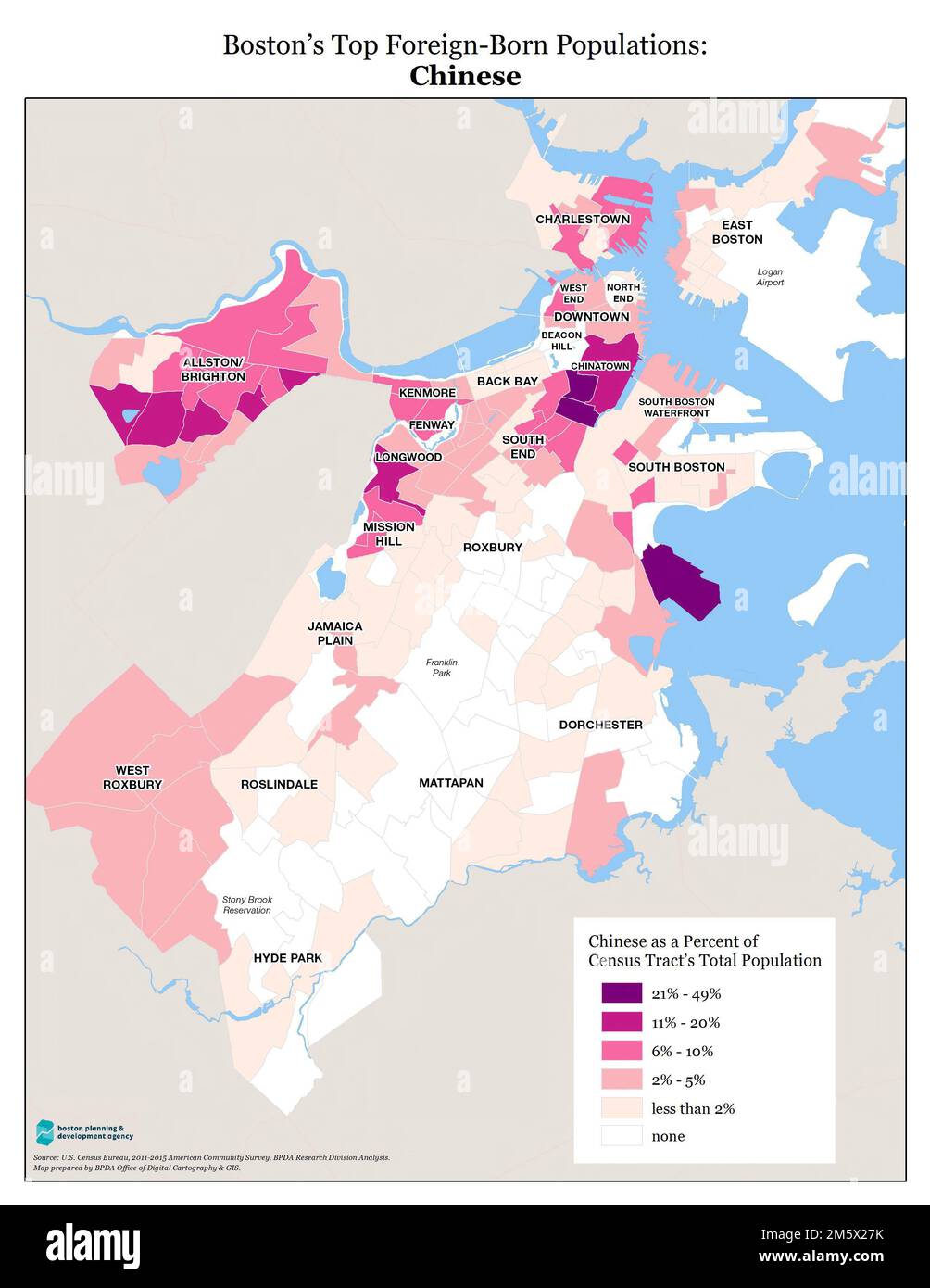 Bostons wichtigste im Ausland geborene Populationen : Chinesen. „Quelle: USA Census Bureau, 2011-2015 American Community Survey, BPDA Research Division Analysis." Laut US Census Bureau unterscheiden sich die Einwanderungsmuster nach Boston in den ersten Jahrzehnten des 21. Jahrhunderts erheblich von denen der ersten Jahrzehnte des 20. Jahrhunderts. Derzeit kommen die meisten Einwanderer aus der Karibik (28,8 %) und Asien (27,8 %), während diejenigen, die vor über 100 Jahren kamen, hauptsächlich aus Europa kamen (Irland, Italien und Russland)... Massachusetts, Suffolk, County, Boston Stockfoto