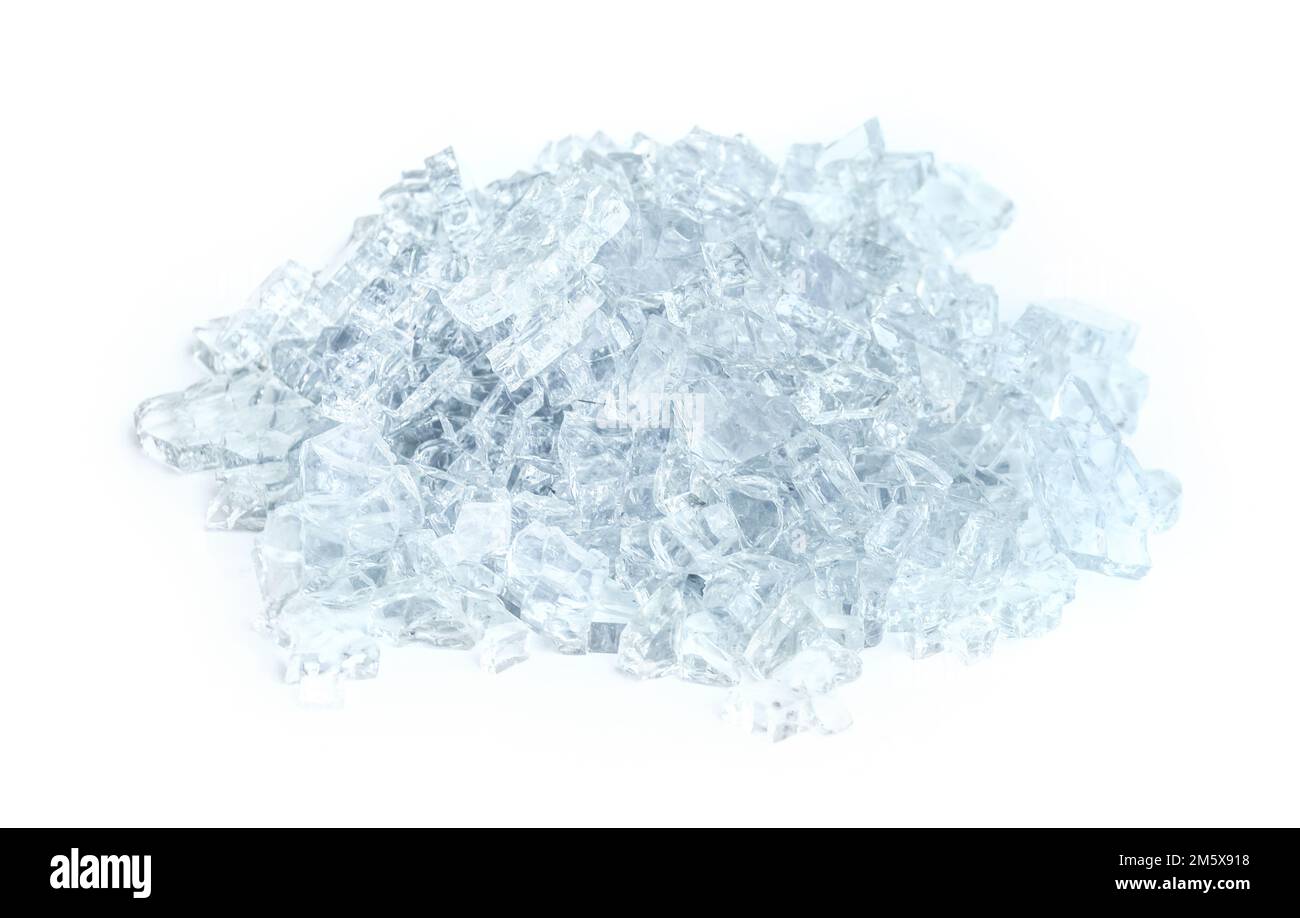 Zerbrochenes Glas isoliert auf weißem Hintergrund. Stockfoto