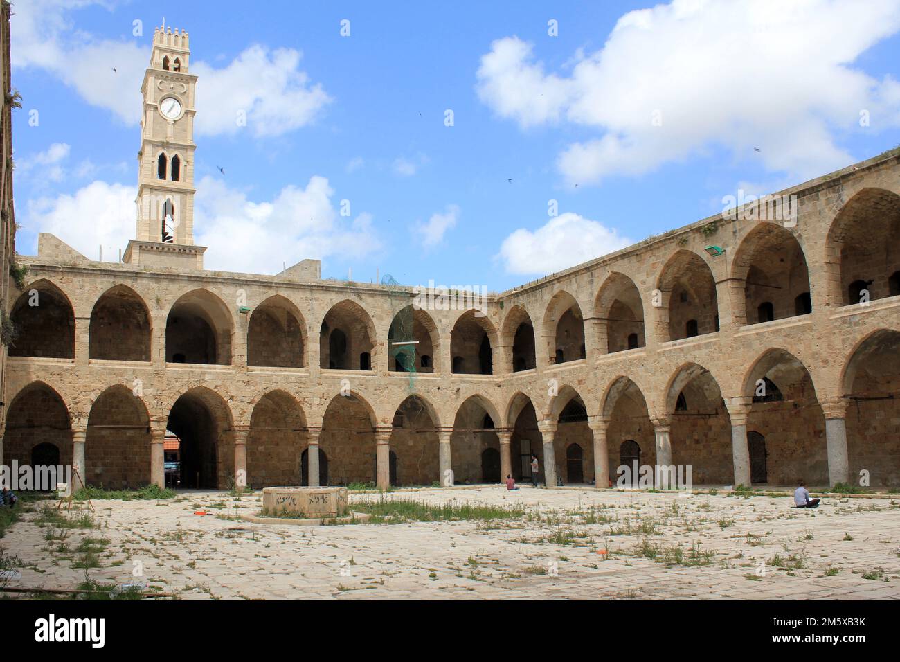 ACRES, ISRAEL - 12. MAI 2011: Dies ist das Coaching Inn Khan el-Umdan, das im 18. Jahrhundert erbaut wurde. Stockfoto