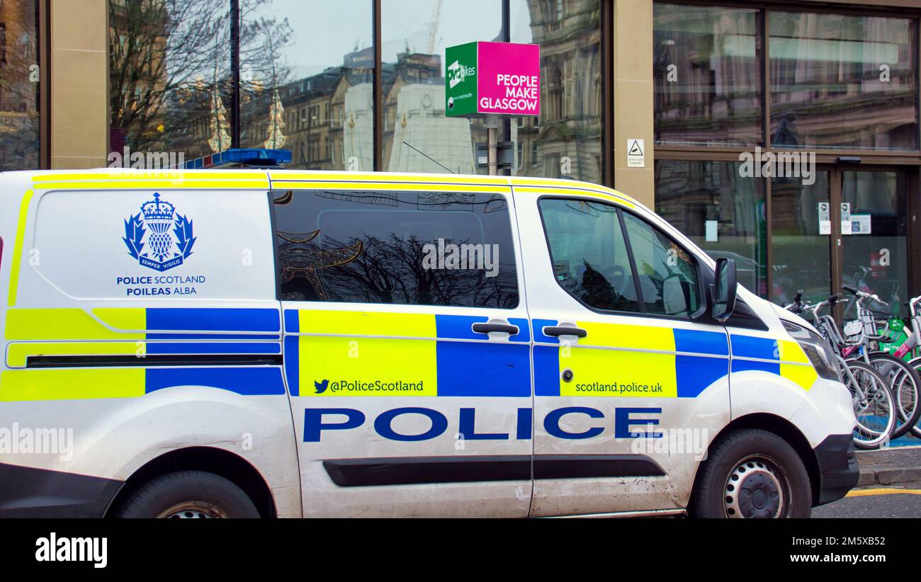 Polizei Schottland Alba Van unter Leute Glasgow unterschreiben lassen Stockfoto