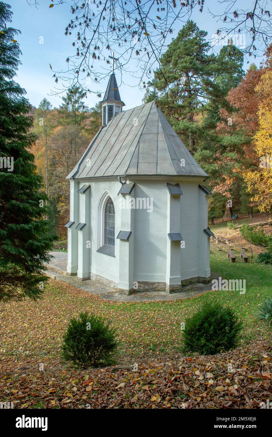 Die Wallfahrtskapelle der Jungfrau Maria in Kohutovo. Nova Bana. Slowakei. Stockfoto