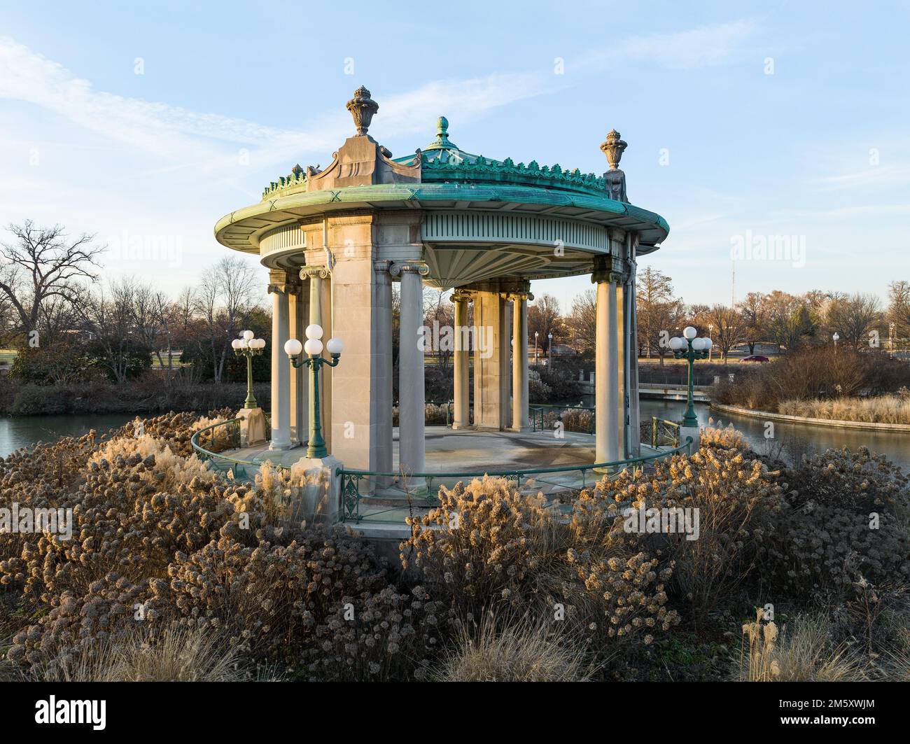 Nathan Frank Bandstand am Pagoda Lake im Forest Park Stockfoto