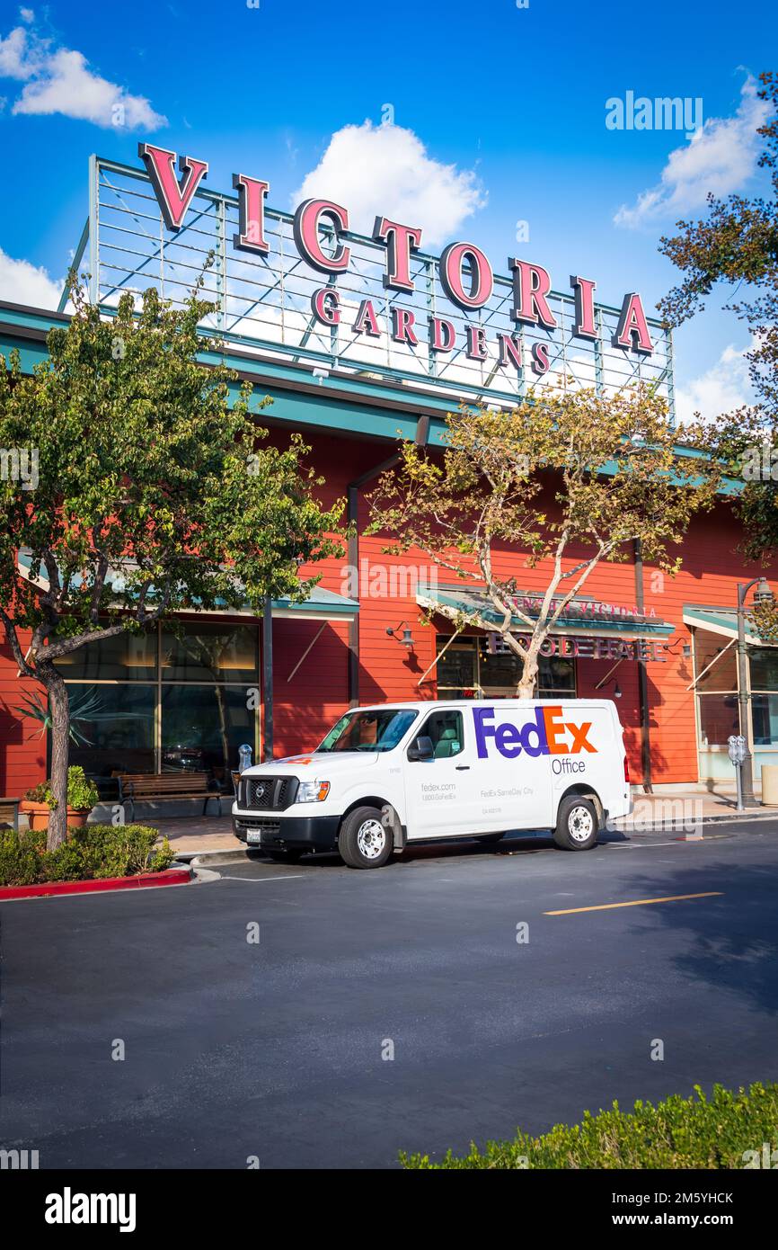 Rancho Cucamonga, CA – 6. November 2022: FedEx Corporation, vormals Federal Express Corporation, ist eine amerikanische multinationale Holding Co Stockfoto