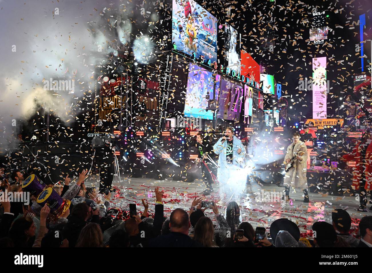 New York, USA. 31. Dezember 2022. Die englische Rockband Duran Duran tritt am 2023 Times Square Silvester Celebration auf, New York, NY, 31. Dezember 2022. (Foto: Anthony Behar/Sipa USA) Guthaben: SIPA USA/Alamy Live News Stockfoto