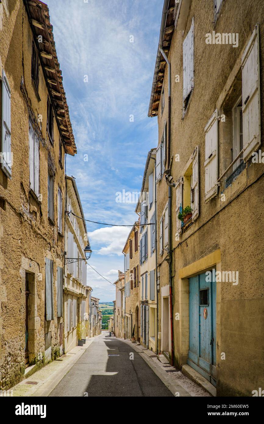 Die malerischen und engen Gassen von Lectoure, einem kleinen und süßen Dorf im Süden Frankreichs (Gers) Stockfoto