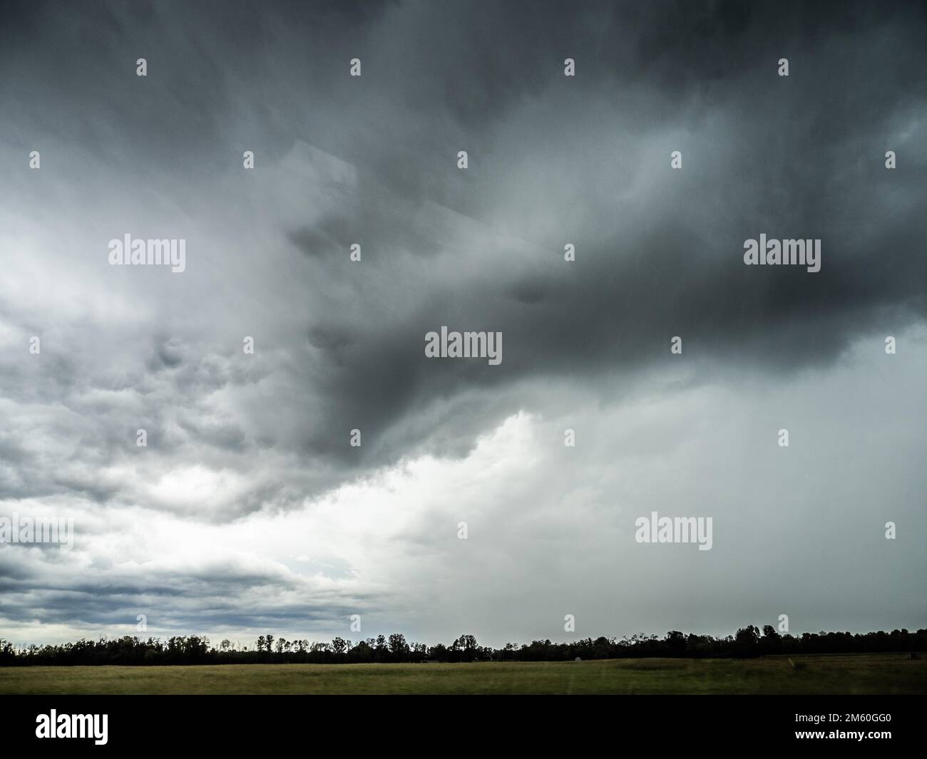 Gewitterwolken, in der Nähe von Conegliano, Provinz Treviso, Italien Stockfoto