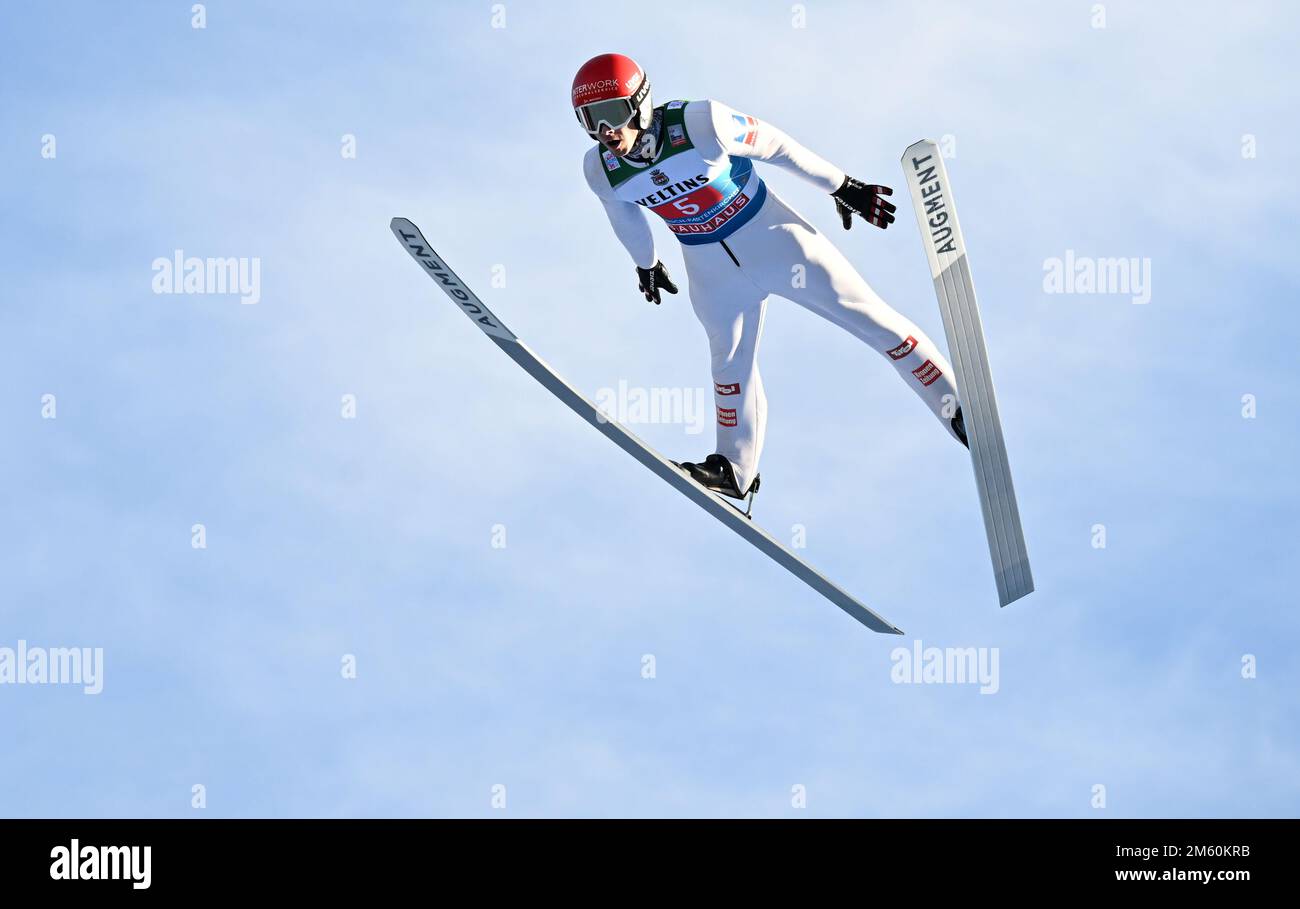 23. Oktober 2022, Bayern, Garmisch-Partenkirchen: Skispringen/Skispringen, Weltmeisterschaft, Four Hills Tournament, Large Hill, Männer, Ausbildung: Manuel Fettner (Österreich) in Aktion. Foto: Angelika Warmuth/dpa Stockfoto