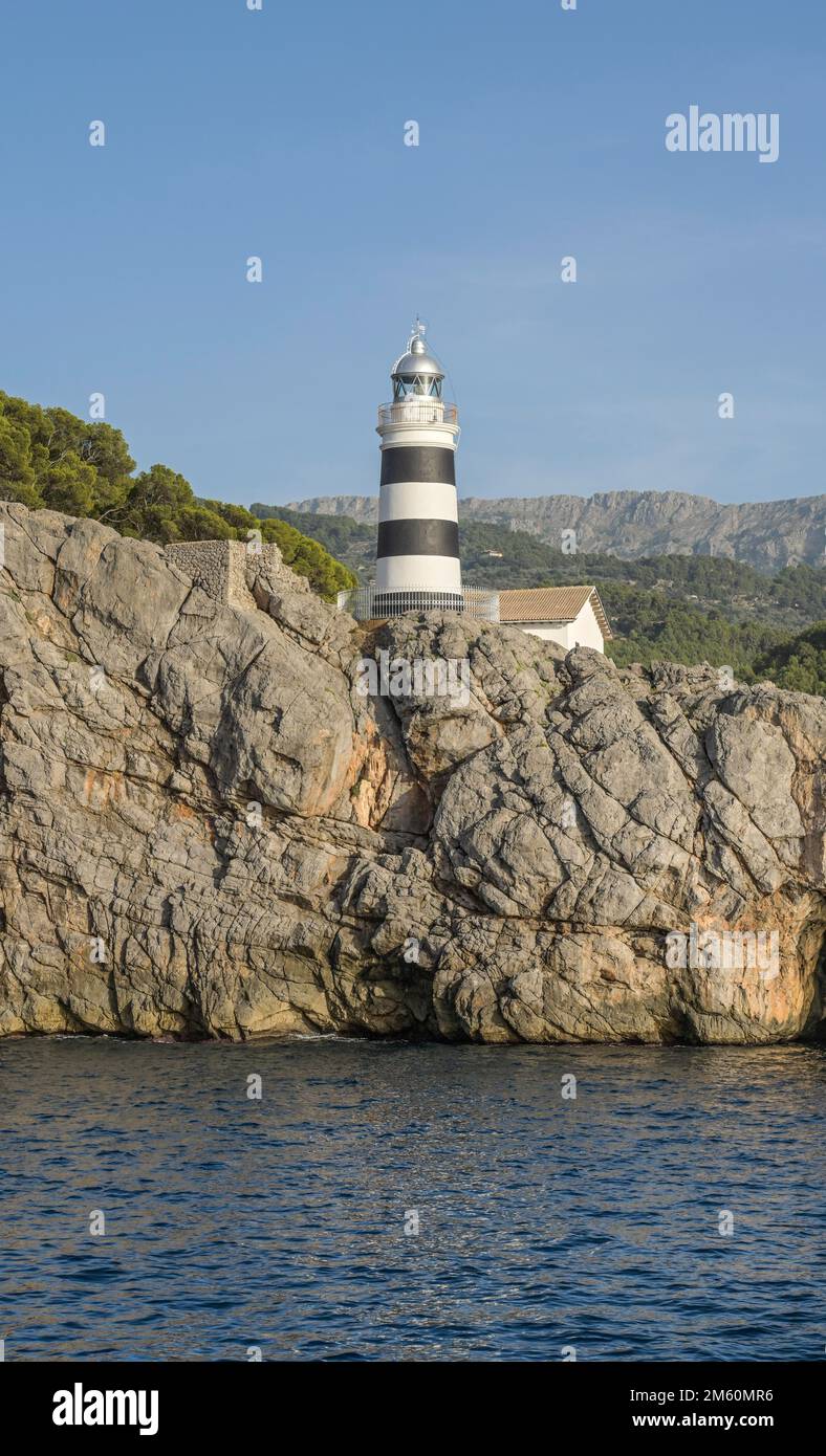 Leuchtturmbucht von Port de Soller, Mallorca, Spanien Stockfoto