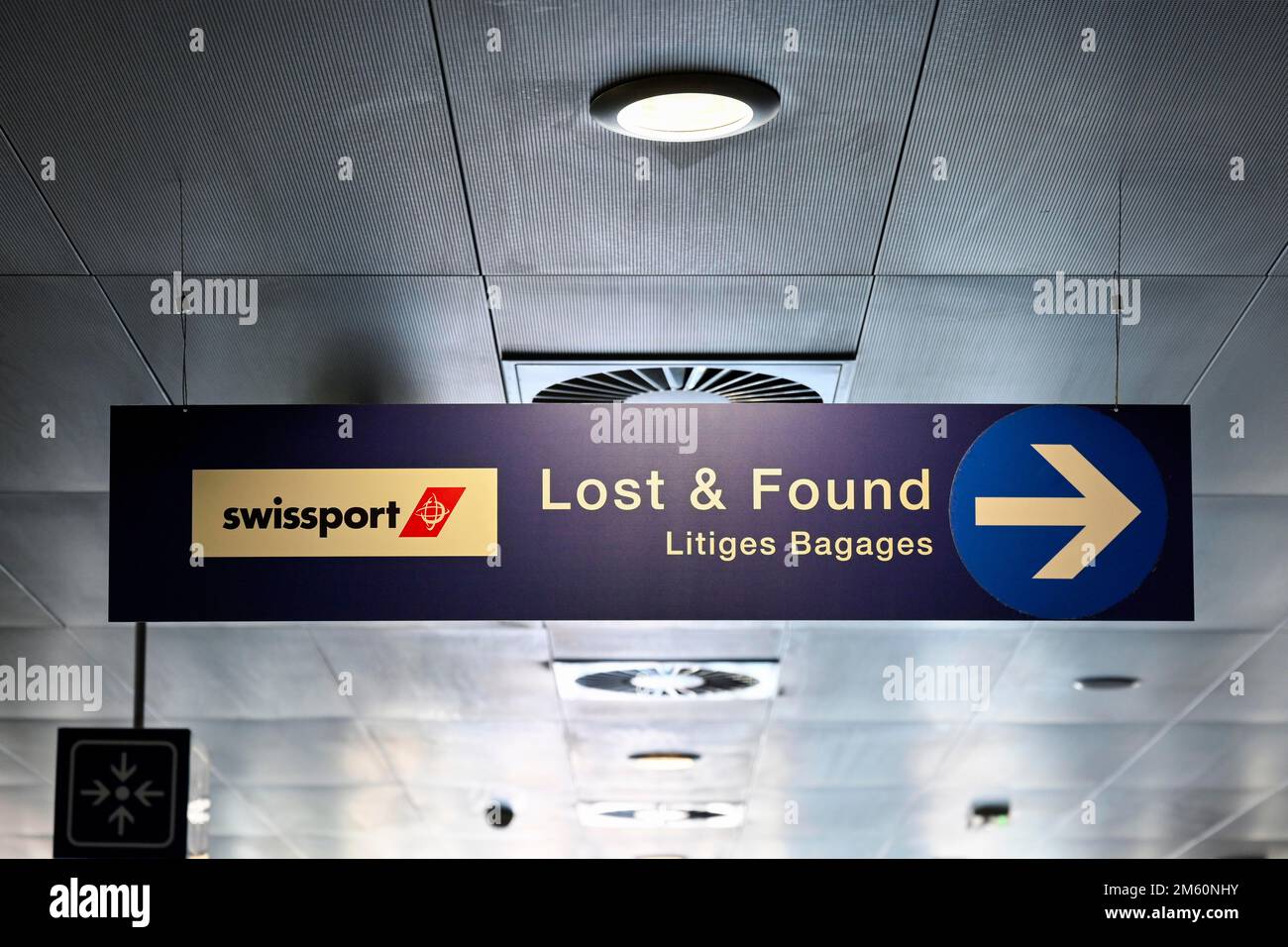 Swissport hat ein Büroschild gefunden, EuroAirport, Basel, Schweiz Stockfoto