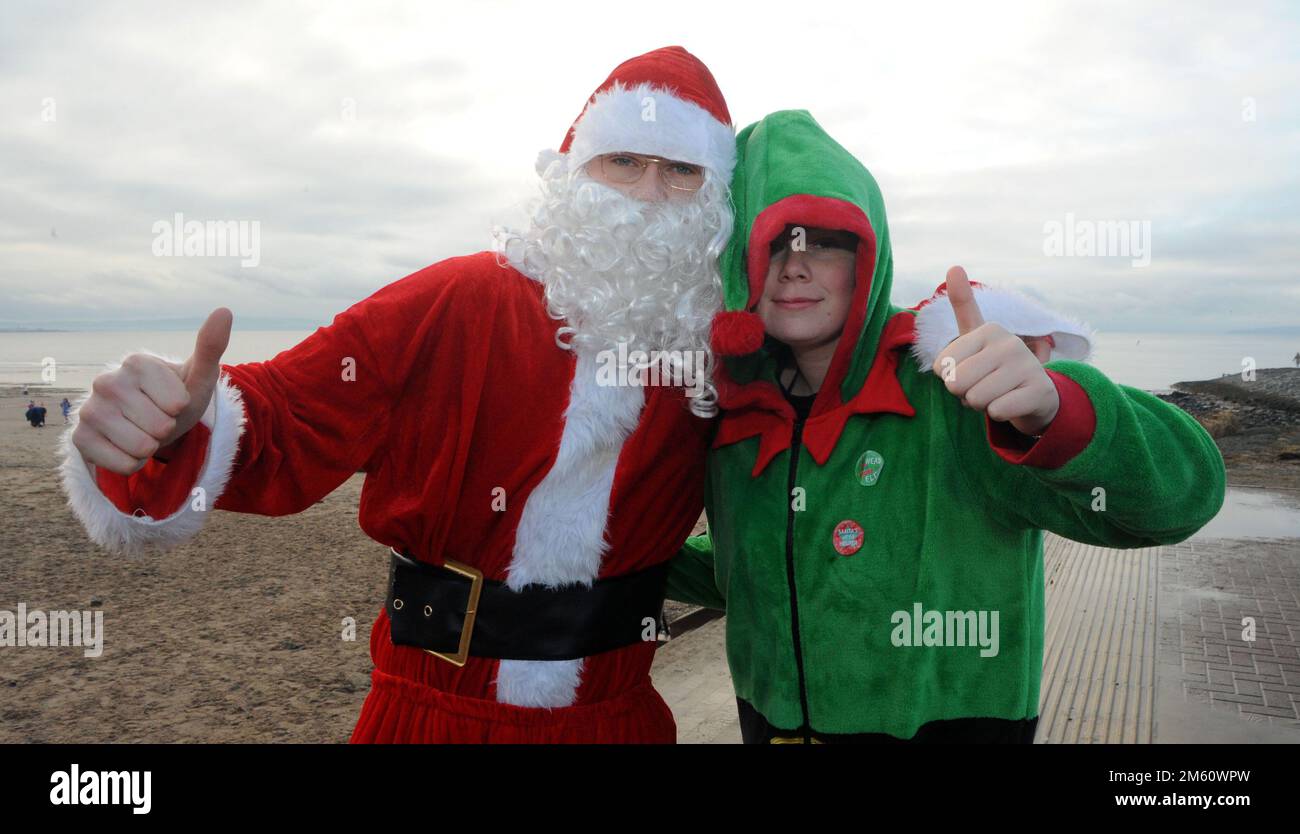 Irvine Beach, North Ayrshire, Schottland. 01/01/23. Irvine Polar Plunge 2023. Stockfoto