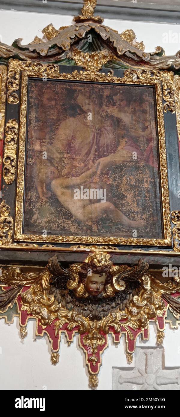 La Capilla de la Vera Cruz es una iglesia del siglo XVI que fue reformada por Joaquín Churriguera en el siglo XVIII, lo que le da aspecto barroco. Stockfoto