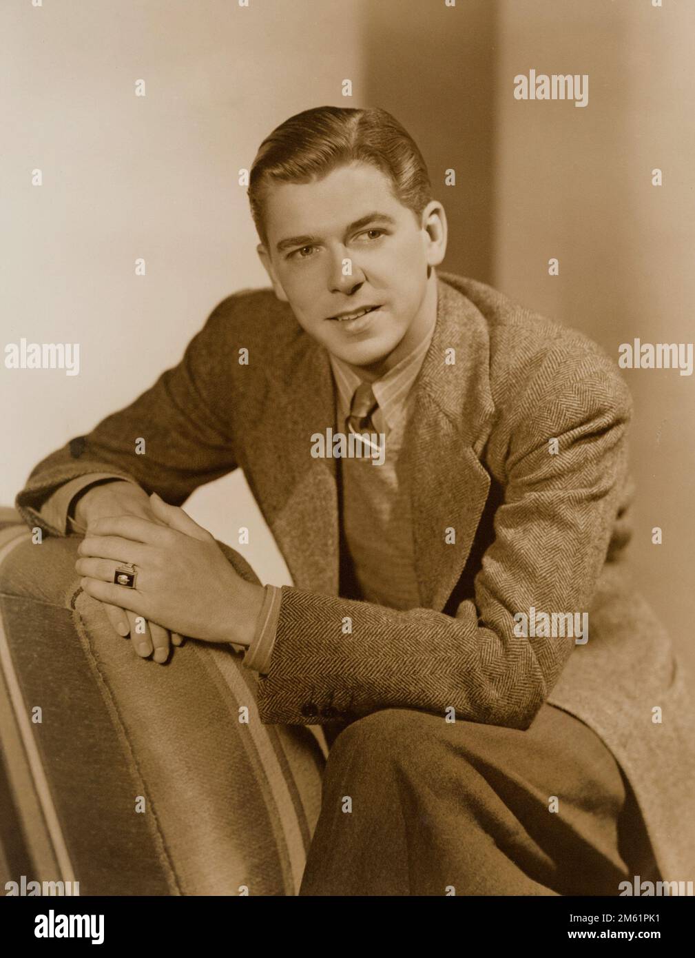 Ronald Reagan c 1940 (die Schauspielerjahre) Sepia Stockfoto