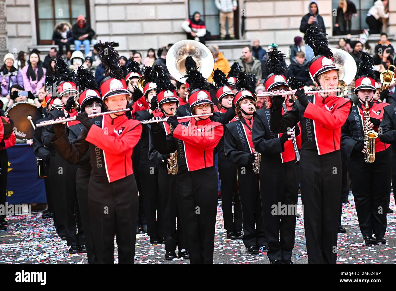 London, Großbritannien. 01. Januar 2023. Die alljährliche Silvesterparade in London mit Hunderten von Festwagen am 1. Januar 2023 im Zentrum von London, Großbritannien. Kredit: Siehe Li/Picture Capital/Alamy Live News Stockfoto