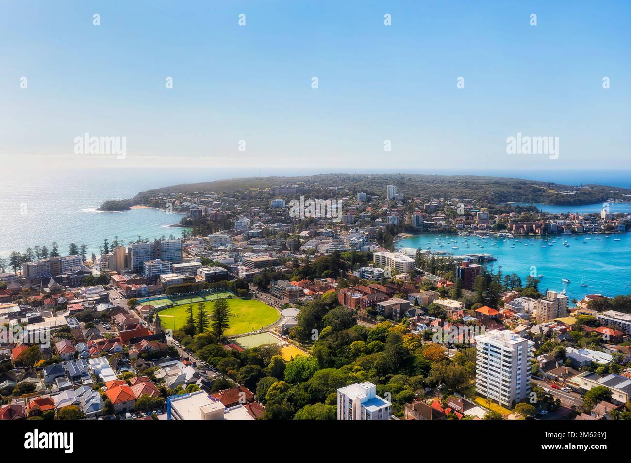 North Shore, wohlhabender Vorort Manly in Sydney an der Pazifikküste bei North Head - unvergleichliche Stadtlandschaft. Stockfoto