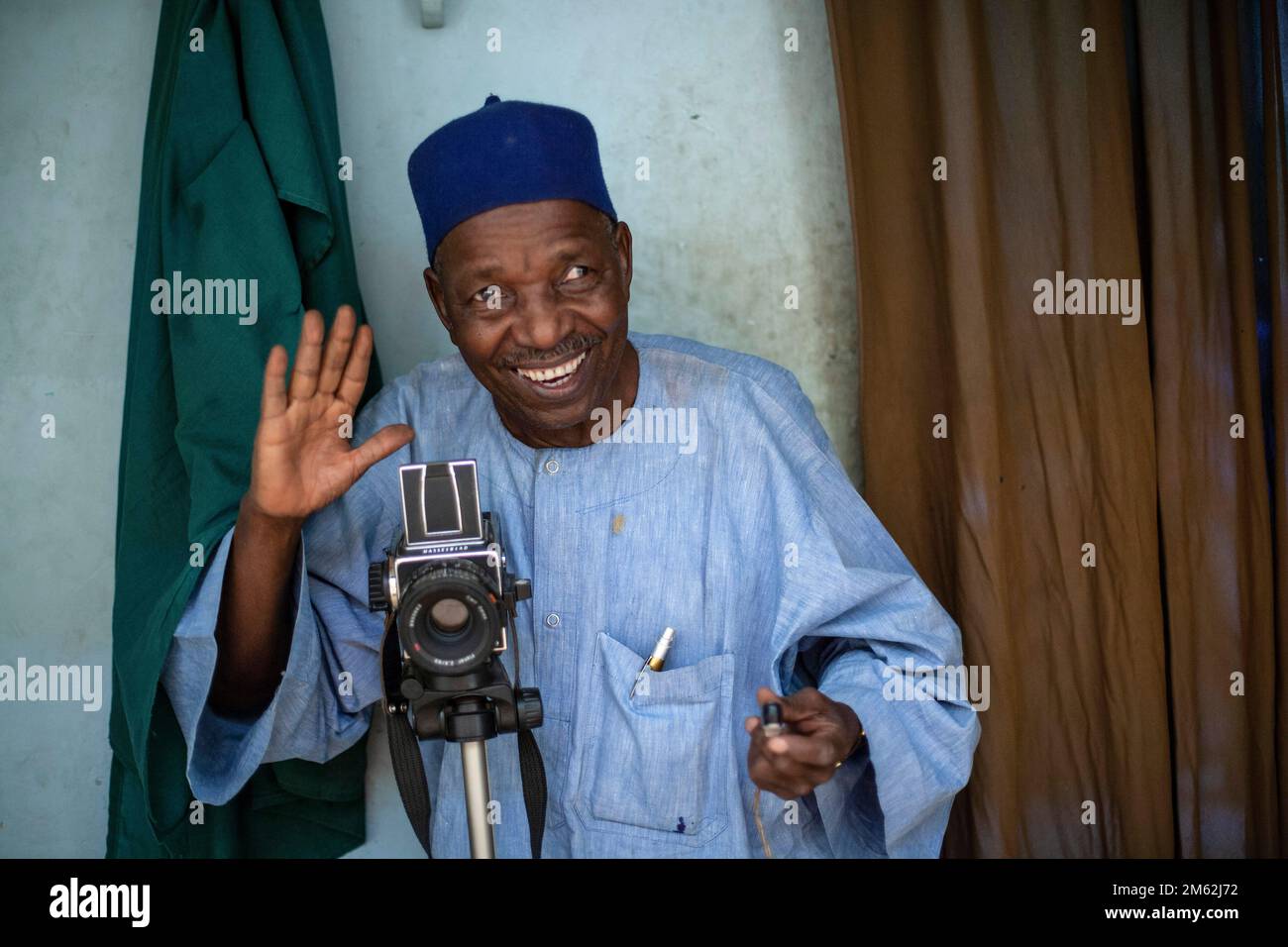 Der malische Fotograf Malick Sidibé in seinem Studio in Bamako, Mali, Westafrika Stockfoto