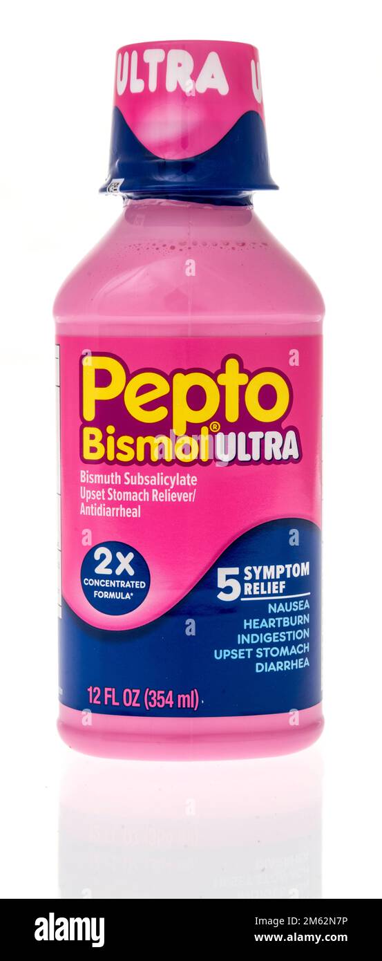 Winneconne, WI - 12. Dezember 2022: Eine Flasche Pepto-Bismol-Ultra-Medizin auf isoliertem Hintergrund. Stockfoto