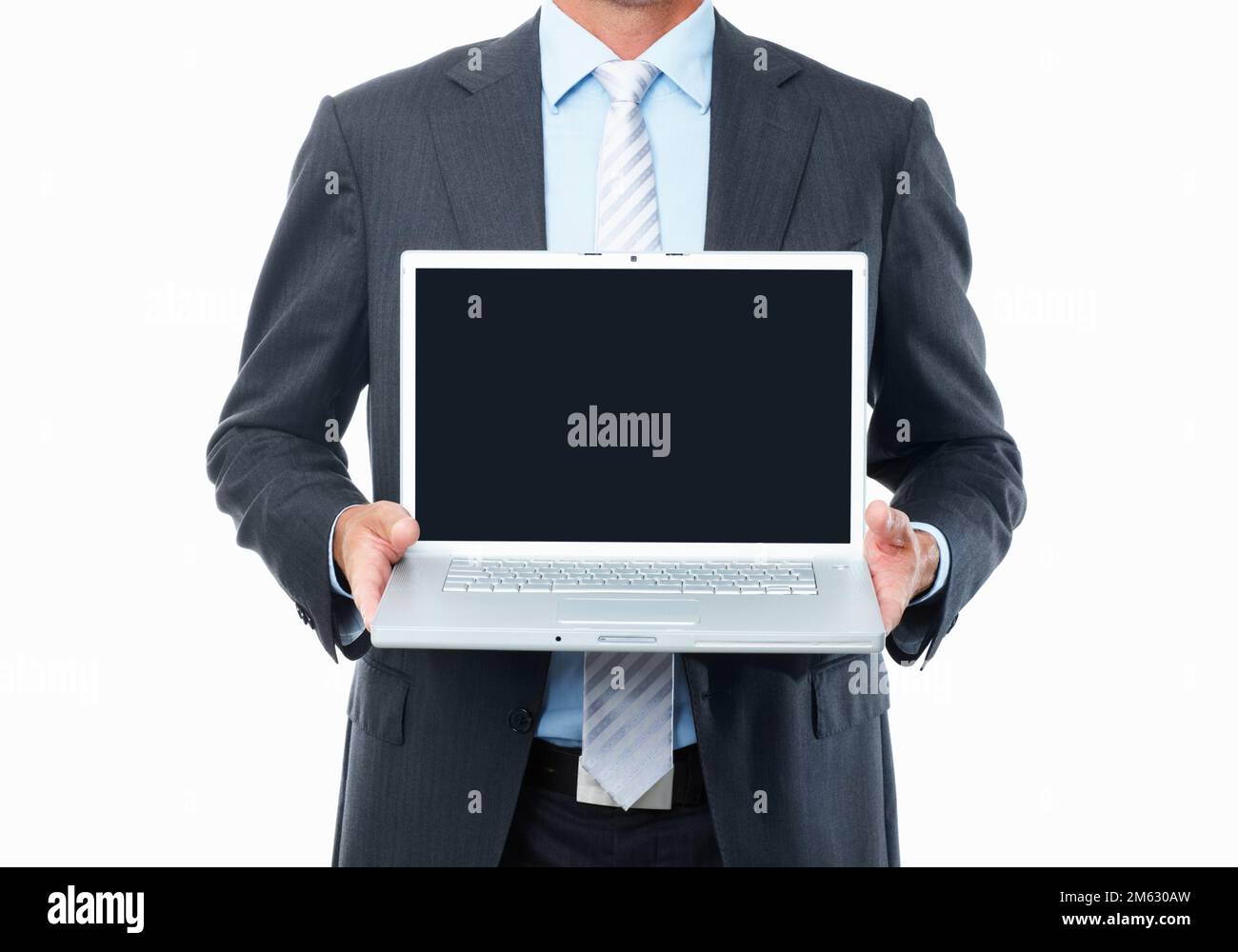 Fügen Sie Ihren Text hier ein. Zugeschnittene Ansicht eines Geschäftsmanns, der sein Notebook auf weißem Hintergrund präsentiert. Stockfoto