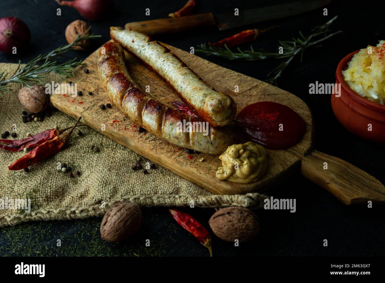 Bratwurst sausages -Fotos und -Bildmaterial in hoher Auflösung – Alamy