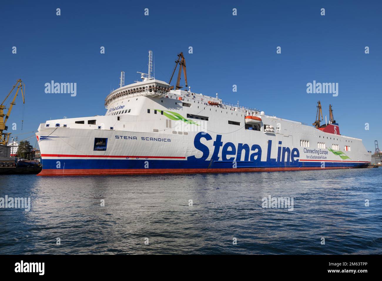 Danzig, Polen - 7. Oktober 2022 - Passagier- und Frachtschiff Stena Scandica der Stena Line, im Hafen von Danzig festgemacht Stockfoto