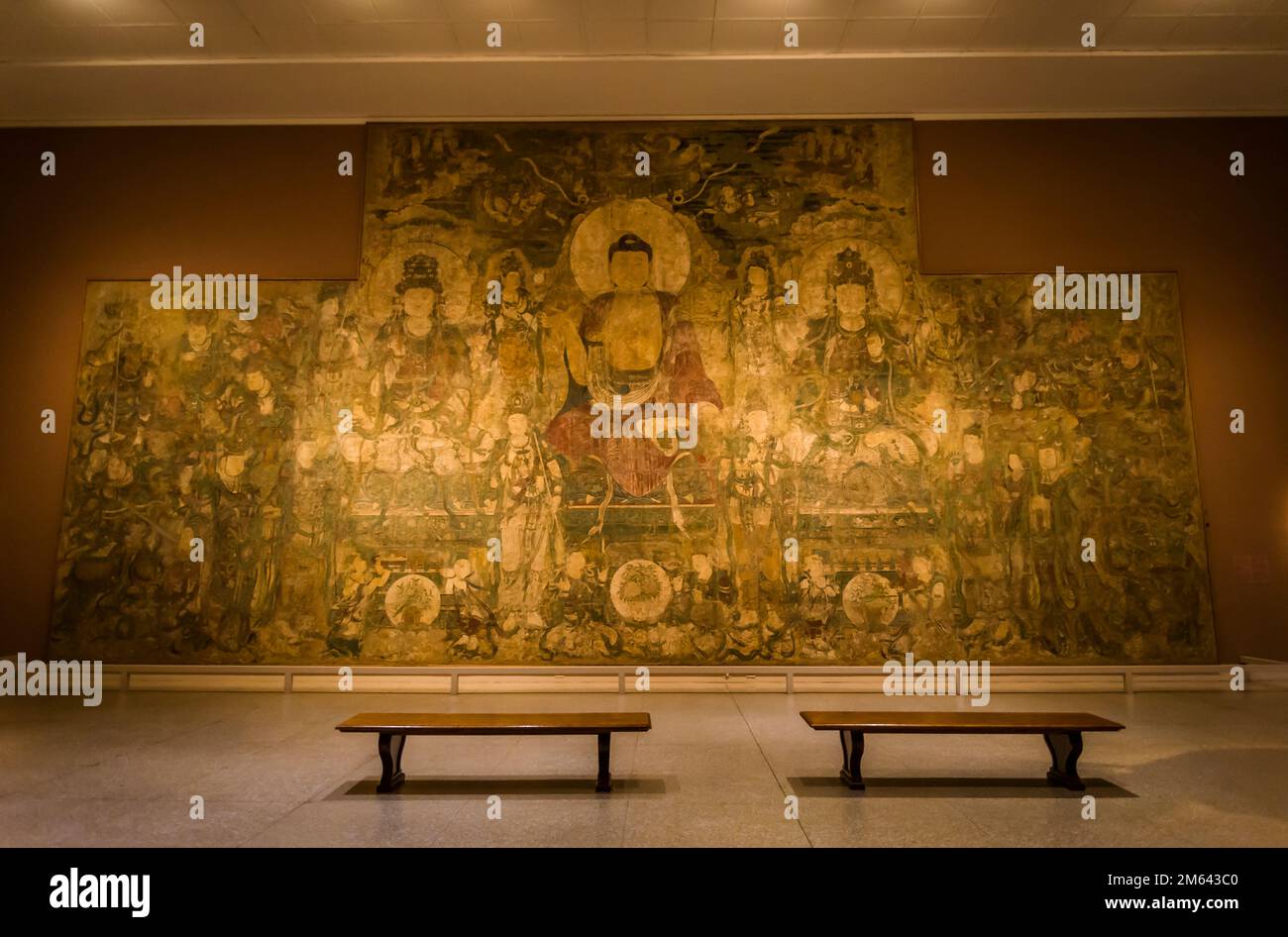 Buddha der Medizin, Yuan-Dynastie, Wandmalerei der Provinz Shanxi aus dem 14. Jahrhundert, wasserbasierte Pigmente auf einem Fundament aus Lehm vermischt mit Stroh, antik Stockfoto