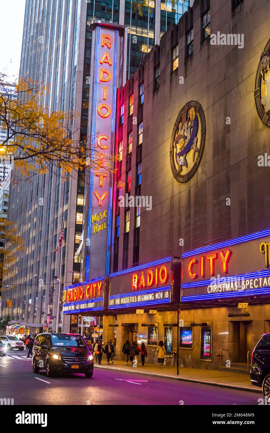 Radio City Music Hall, legendäres Art déco-Theater mit den Rockettes, Konzerten und mehr, New York City, USA Stockfoto