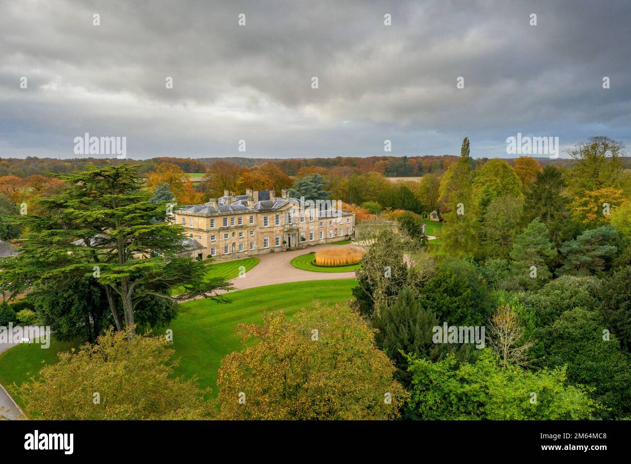 Bowcliffe Hall Yorkshire Herrensitz, Hochzeitsort und Büros in der Nähe der A1, York, Leeds und Bramham Park. Drohnenfoto von Bowcliffe Hall Stockfoto
