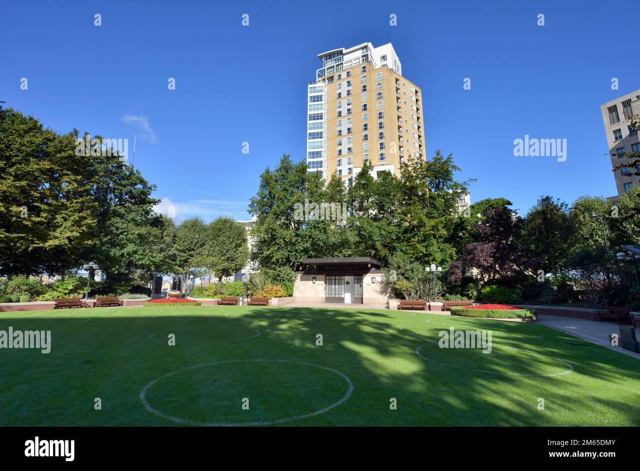 Westferry Circus Garden, Canary Riverside, Docklands, East London, Großbritannien Stockfoto