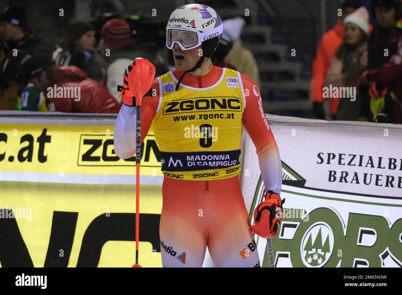 Audi FIS Alpine Ski World Cup - Herrenslalom auf der 3Tre. Piste in Madonna di Campiglio - 22. Dezember 2022, Madonna di Campiglio, Trento, Italien Stockfoto