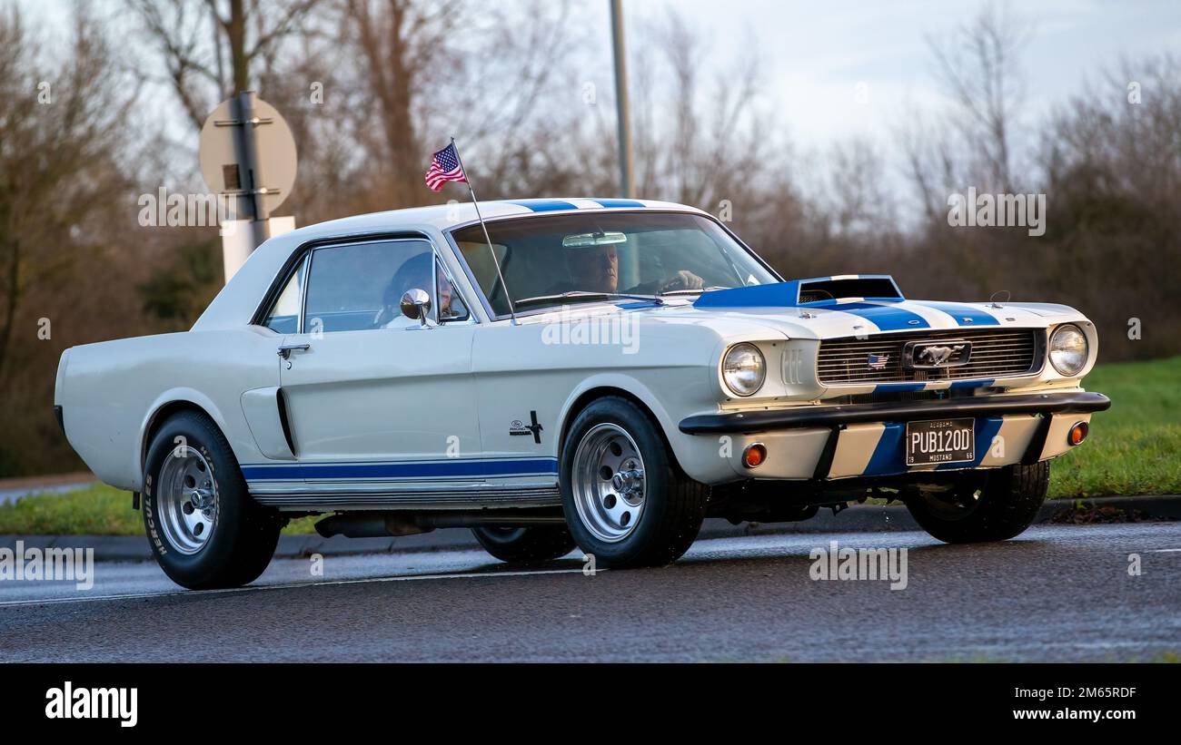 1966 klassischer weißer Ford Mustang Stockfoto