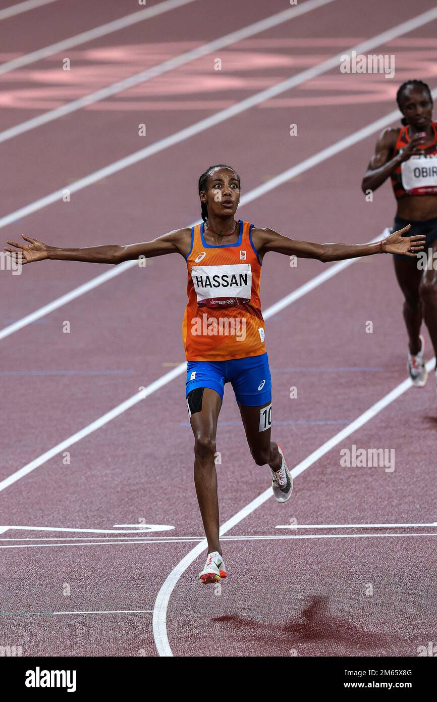 Der Olympiasieger Sifan Hassan (NED) gewinnt bei den Olympischen Sommerspielen 2020 (2021) in Tokio, Japan, die 5000 Meter hohen Frauensieger Stockfoto