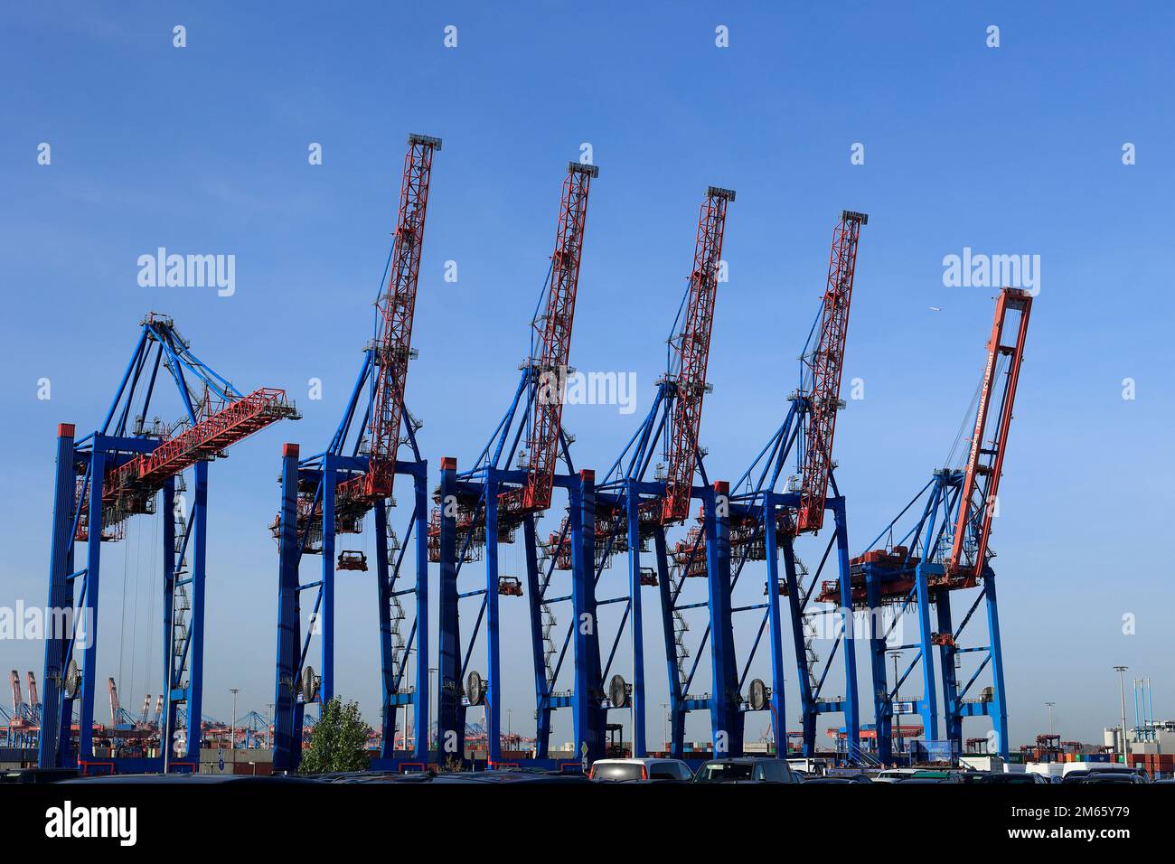 Ladekrane im Hamburger Hafen Stockfoto