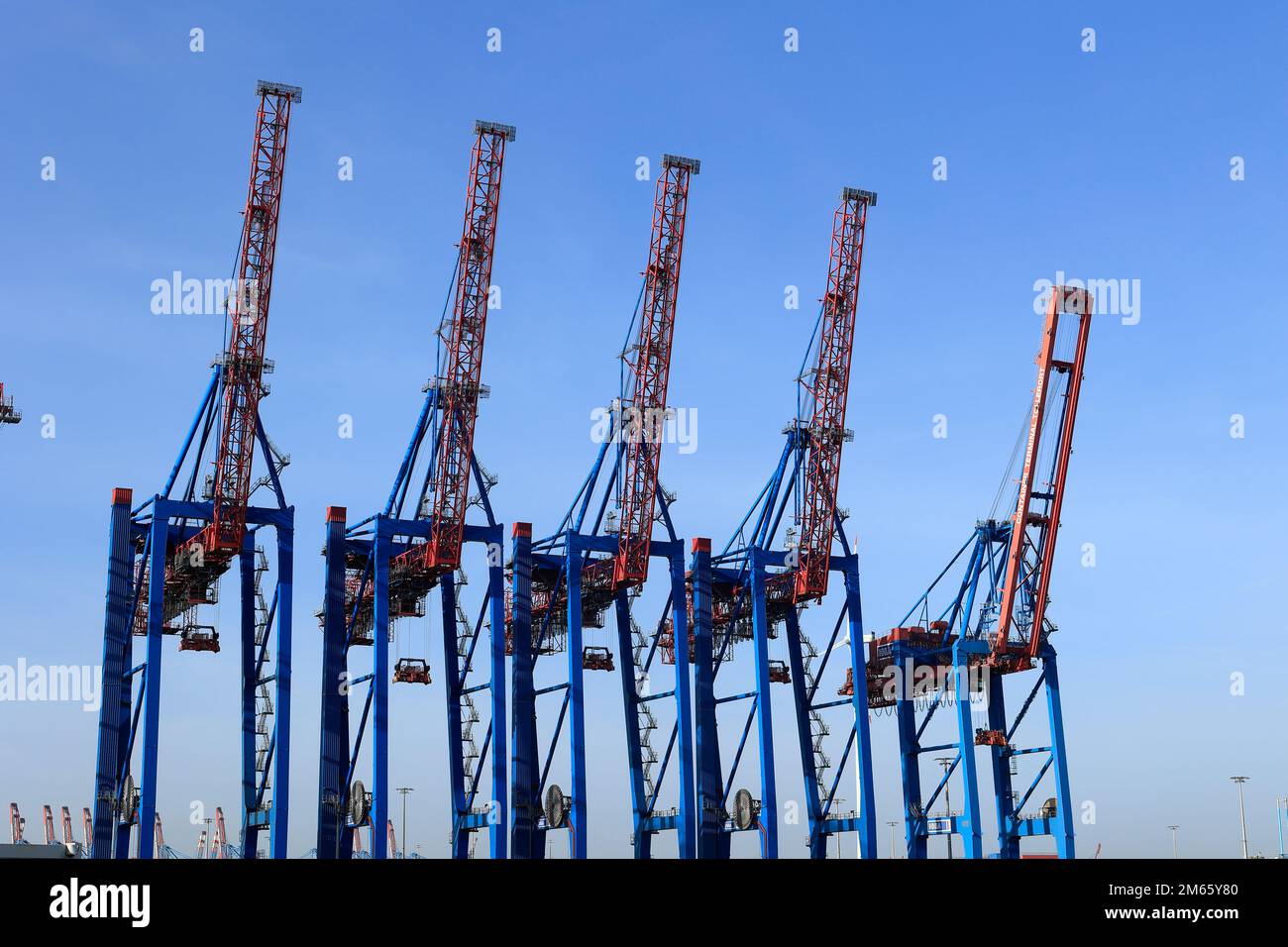 Ladekrane im Hamburger Hafen Stockfoto