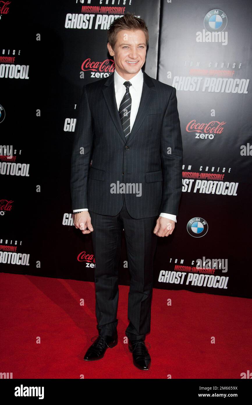 Jeremy Renner nimmt am 19. Dezember 2011 im Ziegfeld Theatre in New York City an der US-Premiere „Mission: Impossible - Ghost Protocol“ Teil. Stockfoto