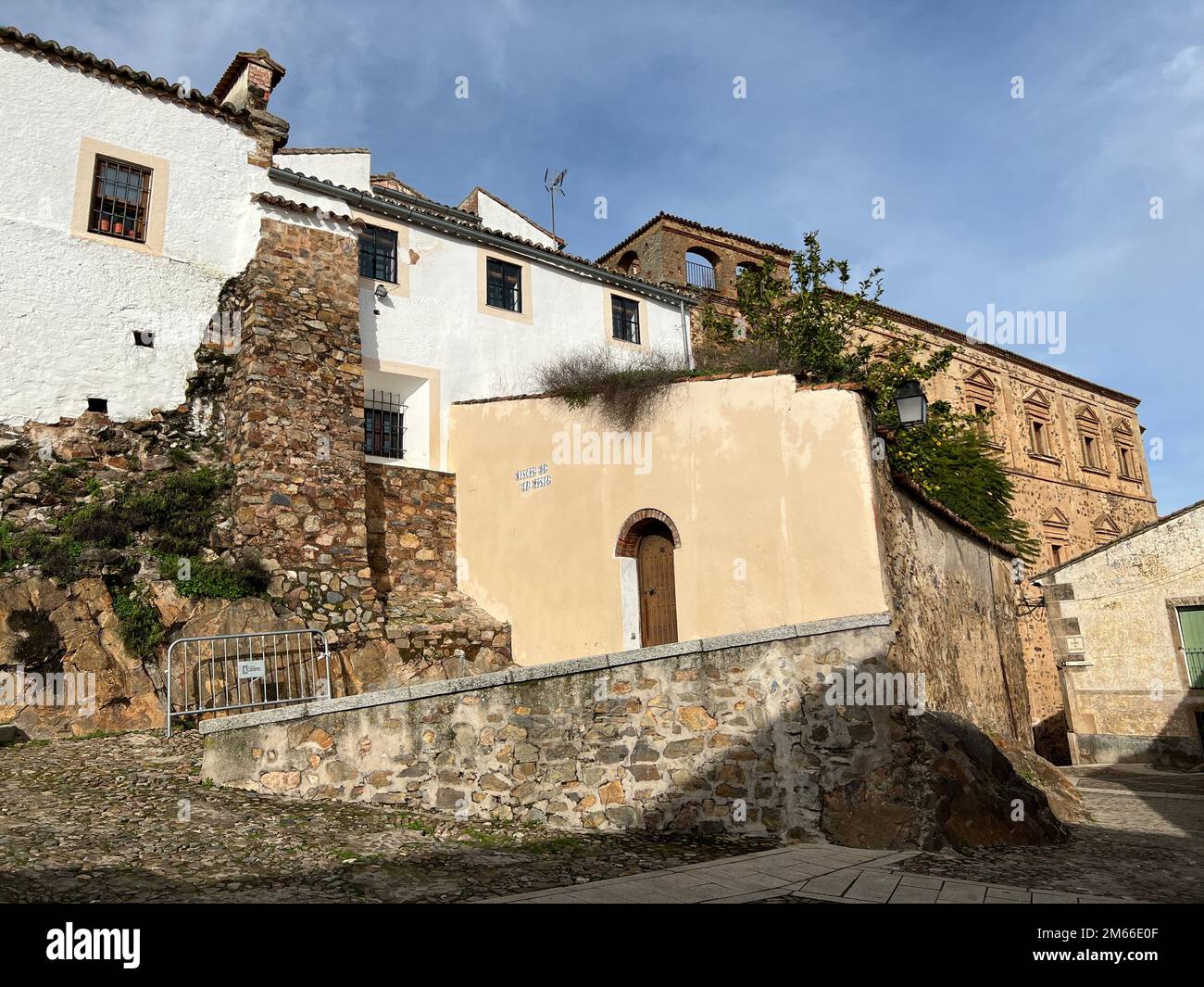 Gebäude und Straßen der Stadt Cáceres Stockfoto