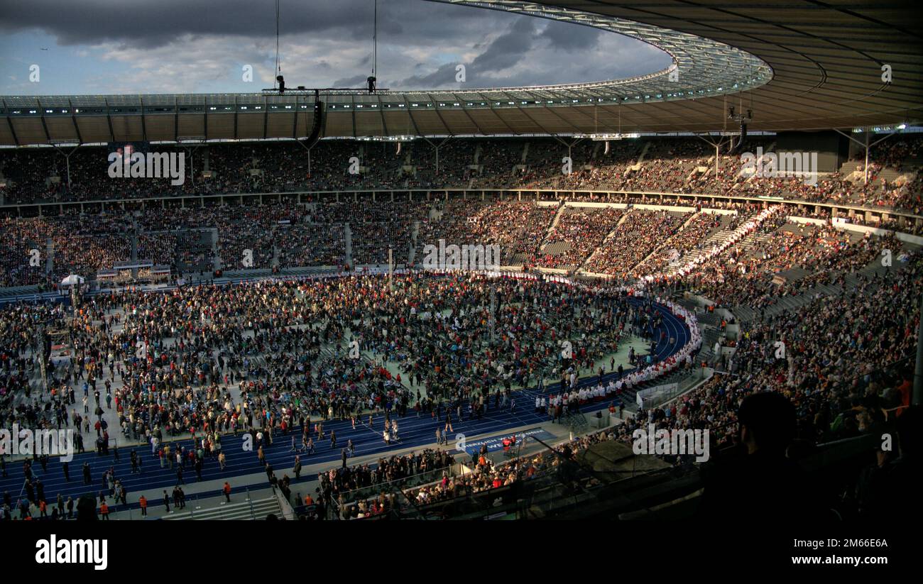 Papst benedikt xvi im berliner olympiastadion -Fotos und -Bildmaterial ...