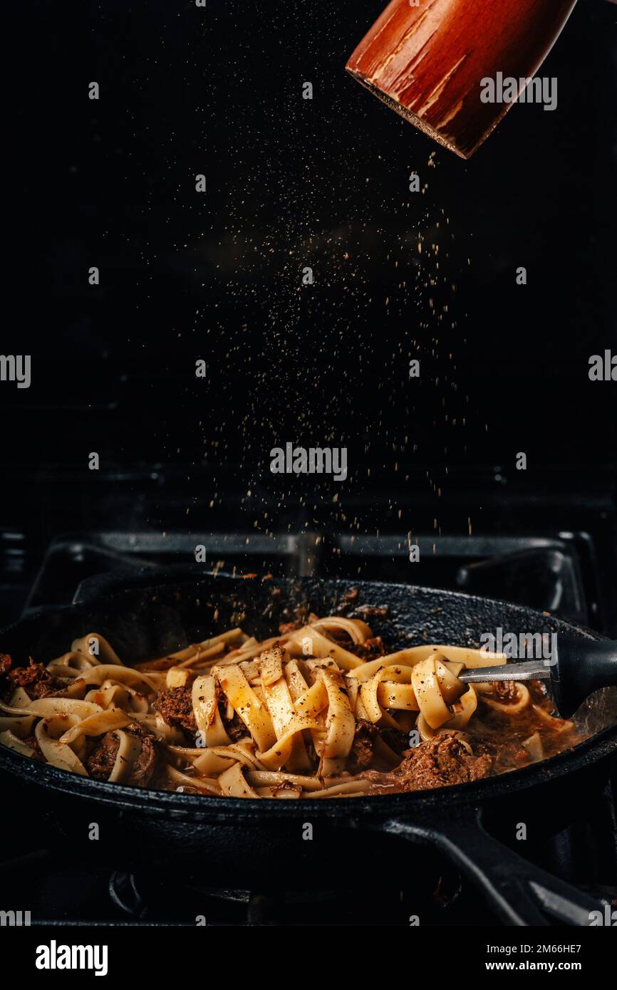 Tagliatelle Past und Ragu Stockfoto