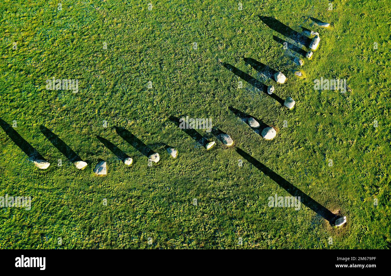 Long Meg und ihre Töchter. Prähistorischer neolithischer Steinkreis. Langwathby, Cumbria, Großbritannien. Antenne des Kreissegments mit hohem Ausreißstein lang Meg Stockfoto