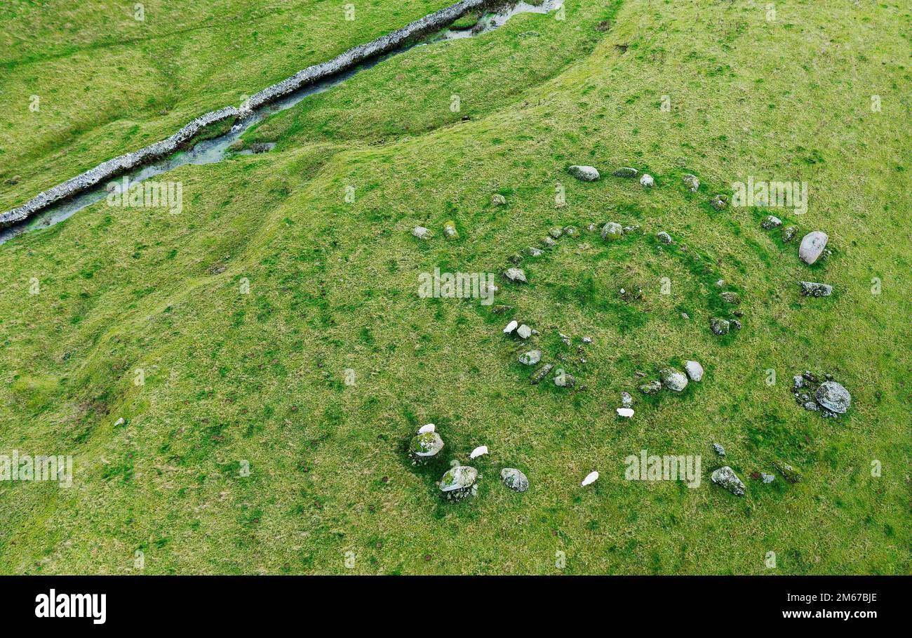 Gunnerkeld konzentrischer Steinkreis bei Shap, Cumbria. Prähistorische Stätte aus Granitstein. Der innere Kreis besteht aus Stein und Erde Stockfoto