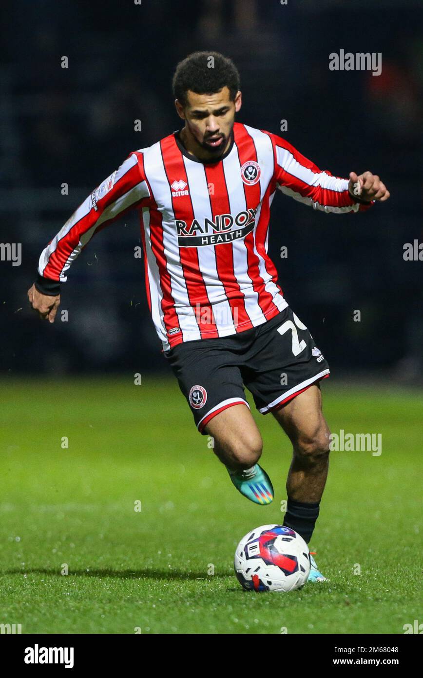 London, Großbritannien. 02. Januar 2023. Iliman Ndiaye #29 von Sheffield United auf dem Ball während des Sky Bet Championship-Spiels Queens Park Rangers vs Sheffield United im Kiyan Prince Foundation Stadium, London, Großbritannien, 2. Januar 2023 (Foto von Arron Gent/News Images) in London, Großbritannien, am 1./2. Januar 2023. (Foto: Arron Gent/News Images/Sipa USA) Guthaben: SIPA USA/Alamy Live News Stockfoto