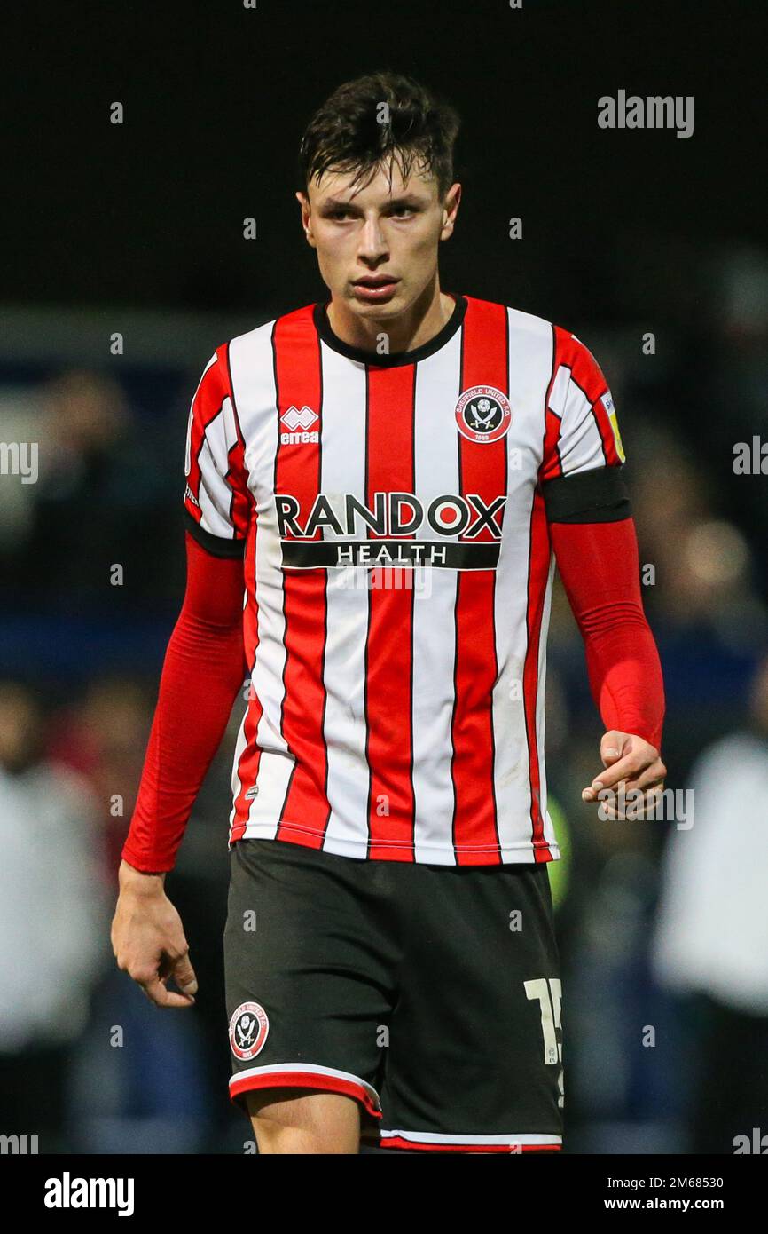 London, Großbritannien. 02. Januar 2023. Anel Ahmedhodi? #15 of Sheffield United während des Sky Bet Championship-Spiels Queens Park Rangers vs Sheffield United im Kiyan Prince Foundation Stadium, London, Vereinigtes Königreich, 2. Januar 2023 (Foto von Arron Gent/News Images) in London, Vereinigtes Königreich, am 1./2. Januar 2023. (Foto: Arron Gent/News Images/Sipa USA) Guthaben: SIPA USA/Alamy Live News Stockfoto