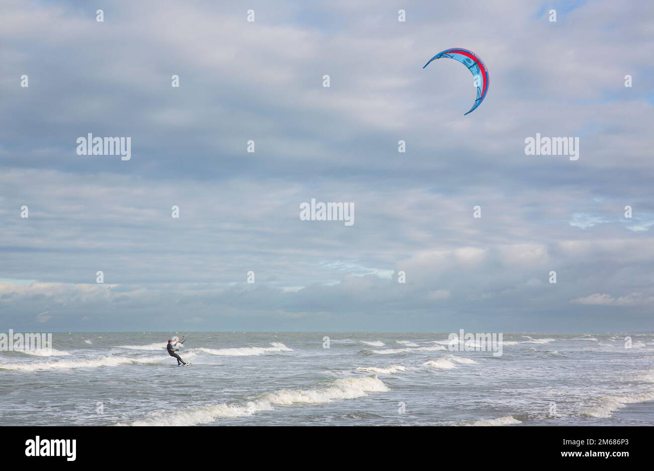 Kitesurfer in Dünkirchen, Malo-les-bains, Pas de calais, Frankreich Stockfoto