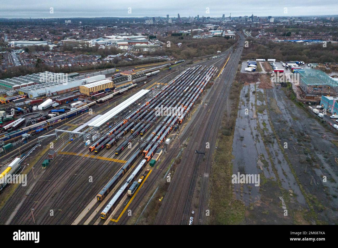 Tyseley, Birmingham, England, 3. Januar 2023: Abgestellte und leere Züge der West Midlands Railway im Bahnwartungsdepot Tyseley in Birmingham, da die Eisenbahnarbeiter zu Beginn des neuen Jahres an einem Streik teilnehmen. Quelle: Stop Press Media/Alamy Live News Stockfoto