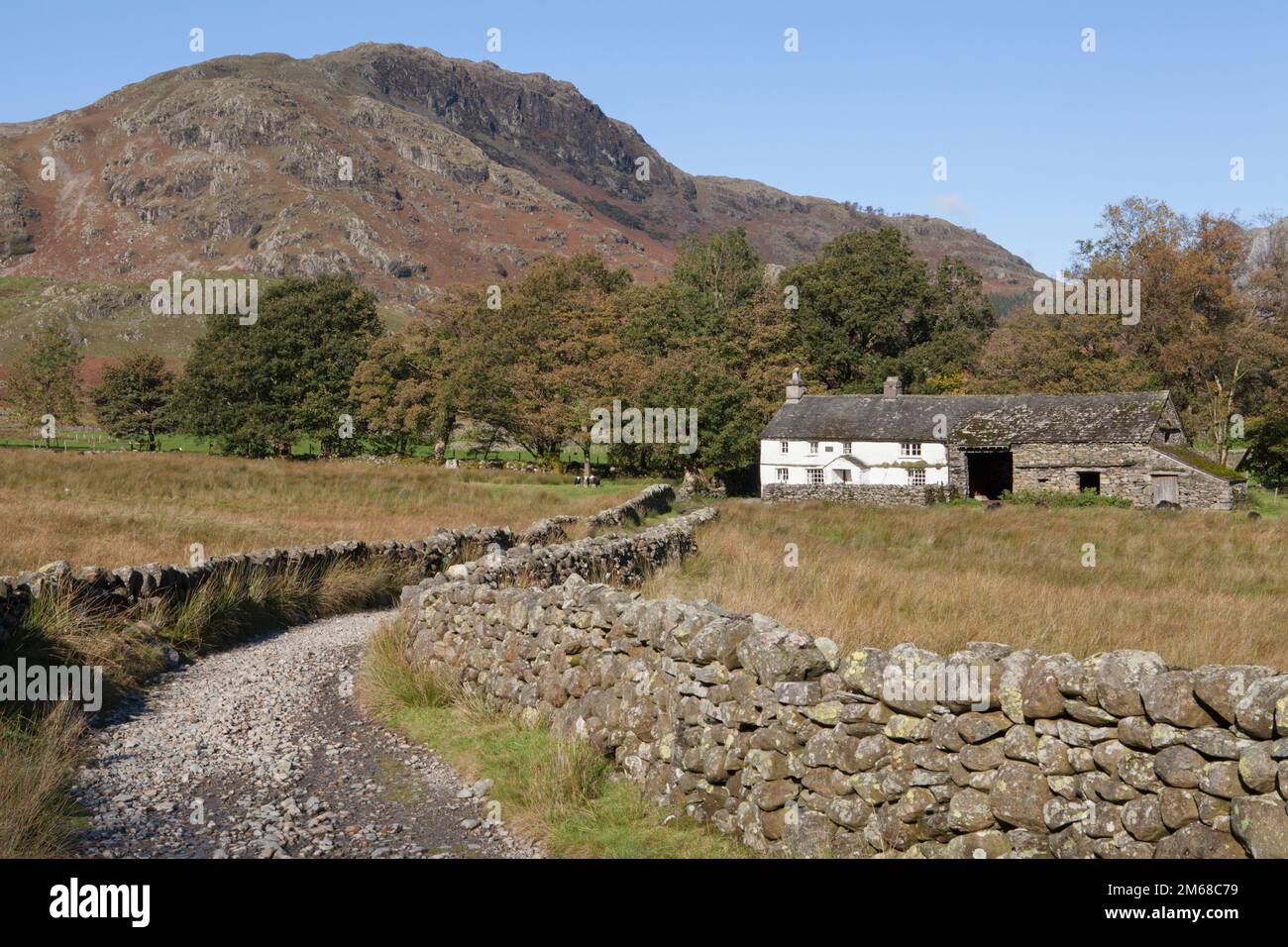 Bridge End Cottage ist eine alte Farm in Little Langdale, Lake District Stockfoto