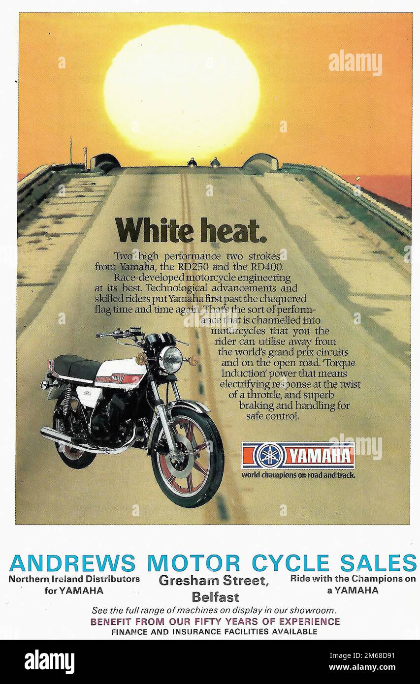 Yamaha RD250 und RD400 – Oldtimer-Motorradwerbung Stockfoto